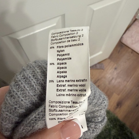 Peserico Gray and Cream Turtleneck Sweater - Picture 4 of 6